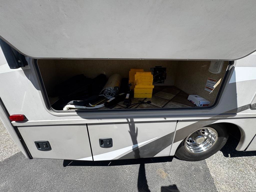 Used 2013 Mercedes-Benz Sprinter 3500 image 12