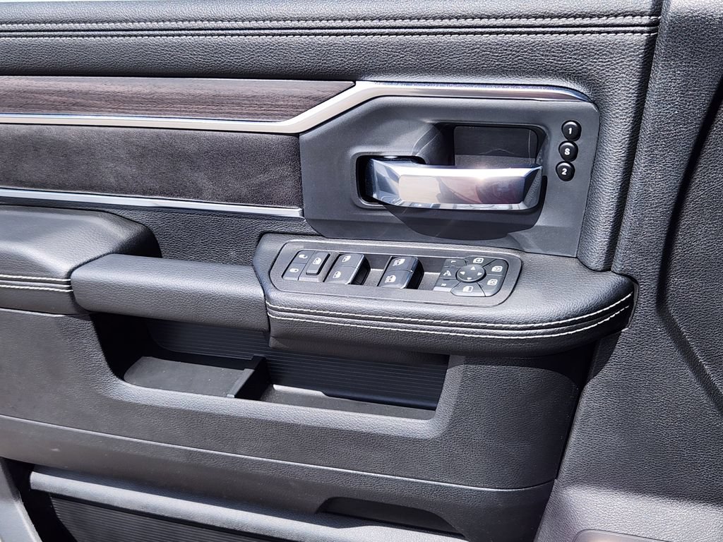 New 2026 RAM 2500 Laramie w/ Night Edition AWD/4WD image 6
