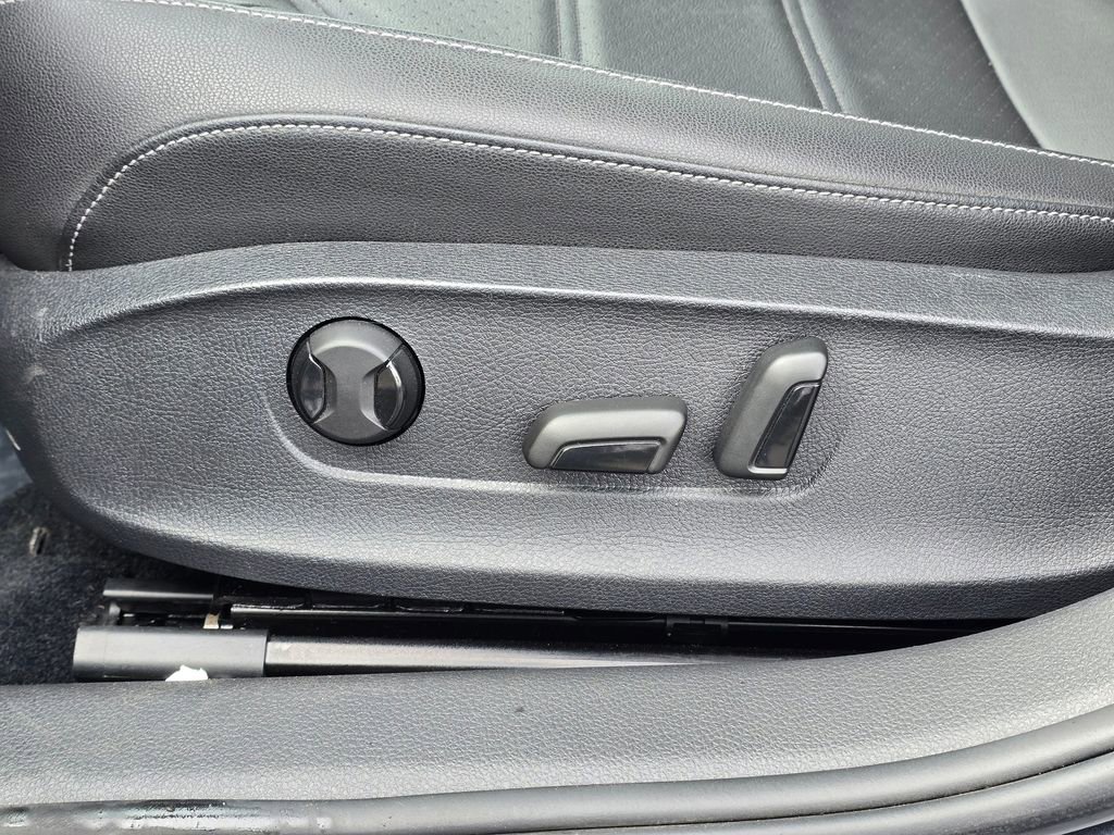 Used 2020 Volkswagen Passat 2.0T SE image 24