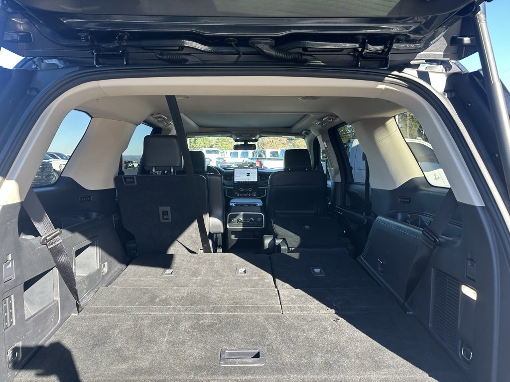 Used 2023 Ford Expedition XLT image 19