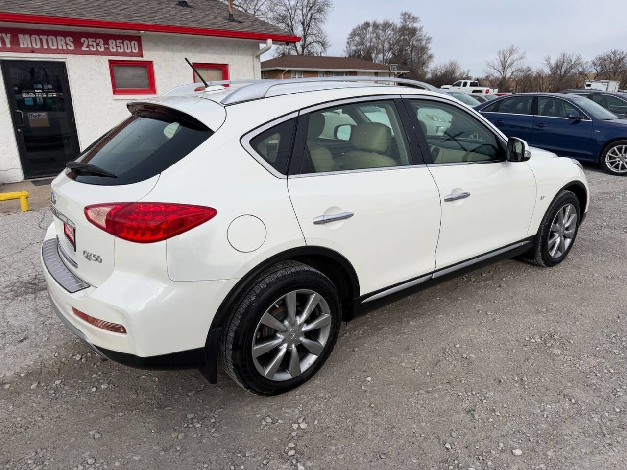 Used 2017 INFINITI QX50 Journey w/ Premium Package image 3