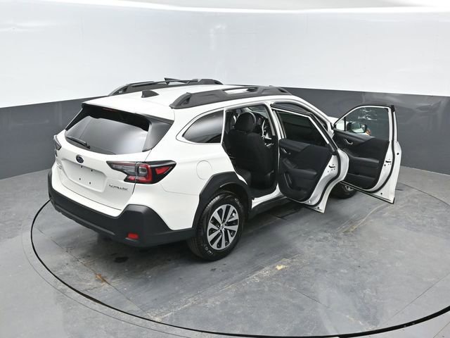 Used 2025 Subaru Outback Premium image 23