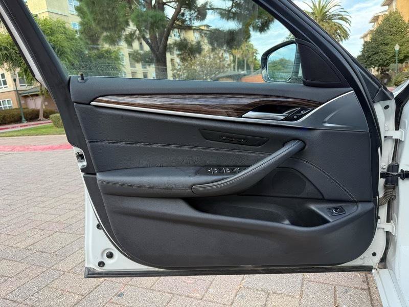 Used 2020 BMW 530i w/ Convenience Package RWD image 38