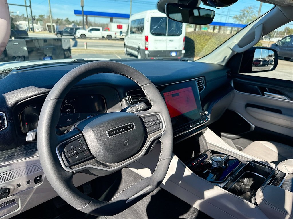 Used 2023 Jeep Wagoneer Series III w/ Preferred Equipment Group image 10