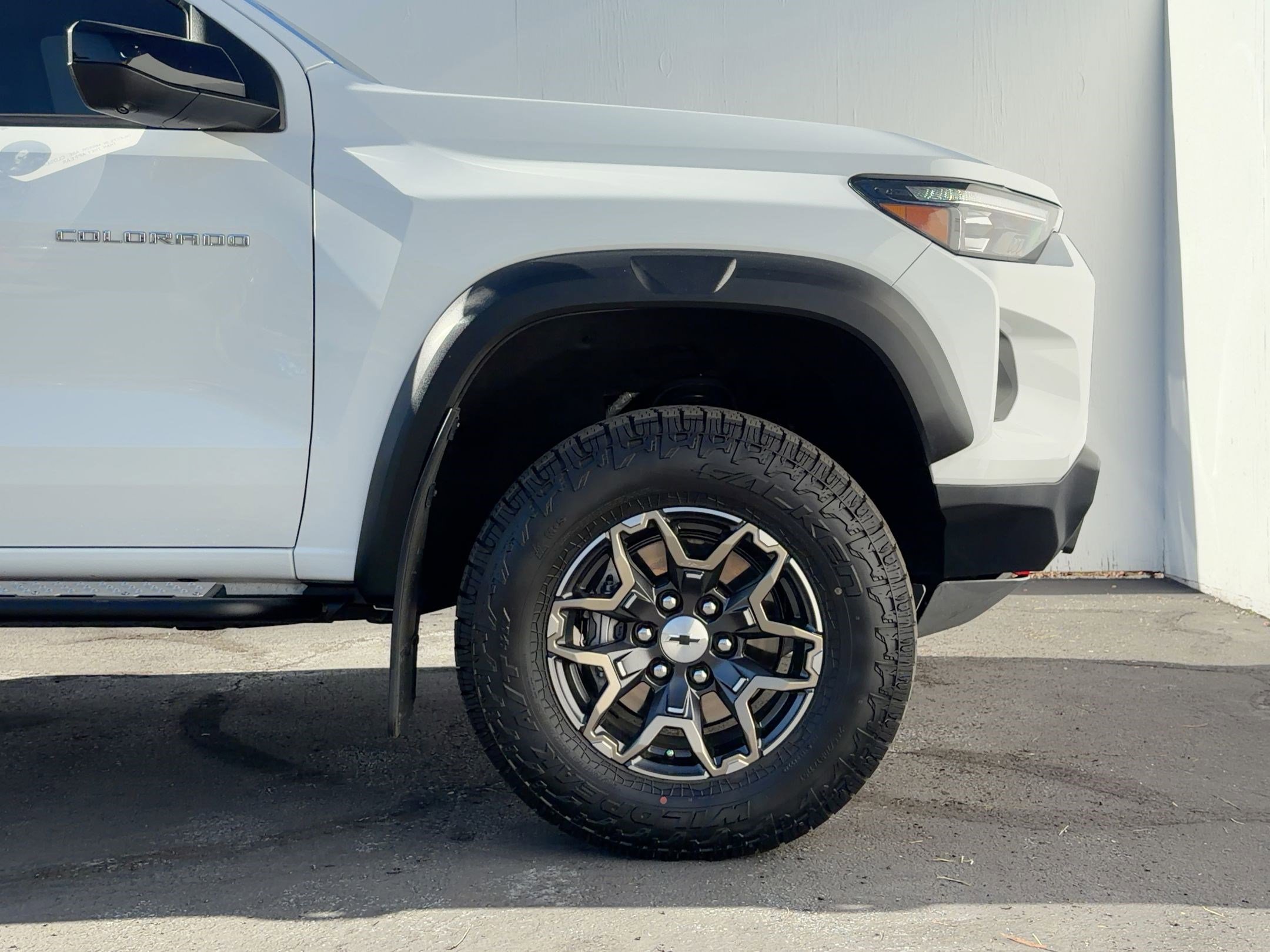 Used 2024 Chevrolet Colorado ZR2 w/ Technology Package image 10