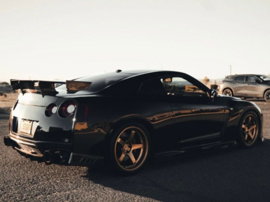 Used 2019 Nissan GT-R Premium w/ Premium Interior Package image 9