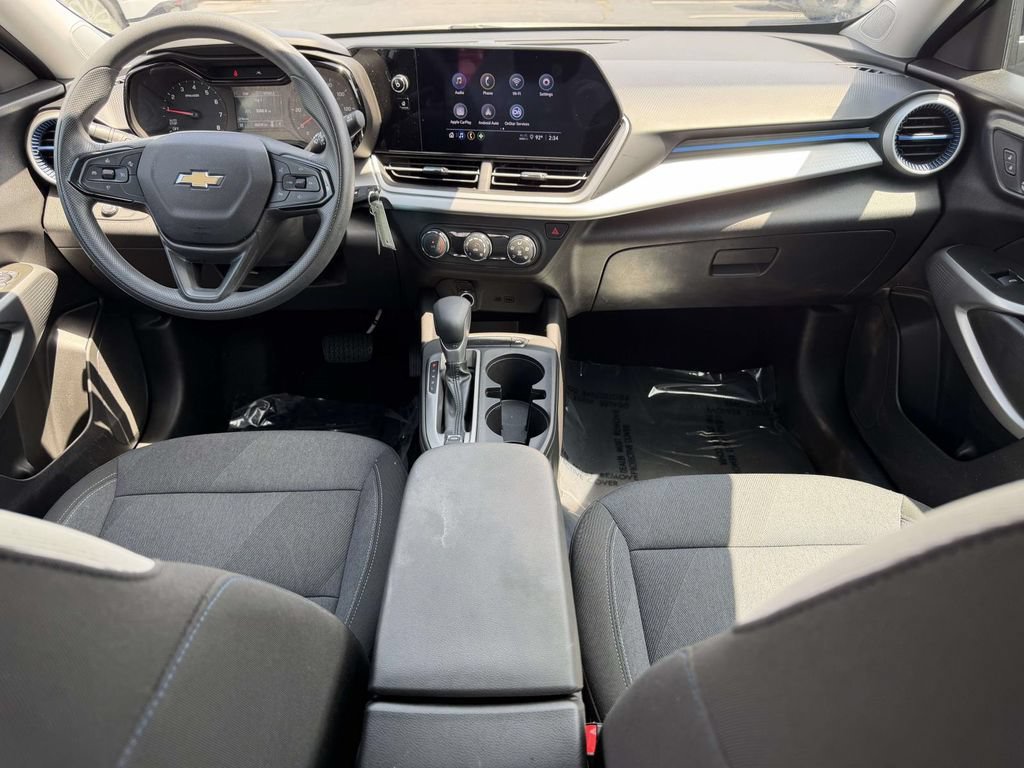 Used 2024 Chevrolet Trax LS FWD image 18