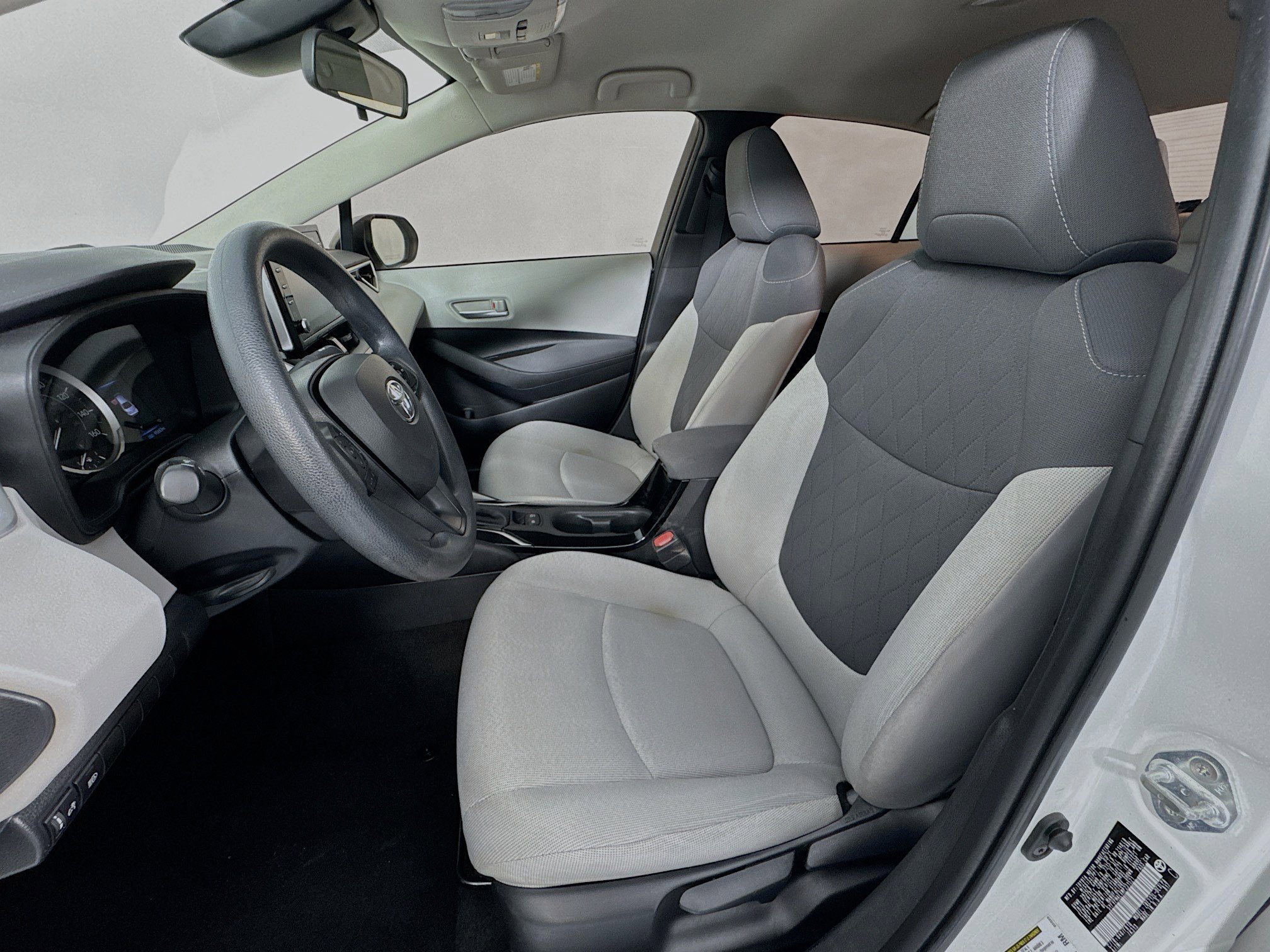 Used 2021 Toyota Corolla LE w/ LE Convenience Package image 19