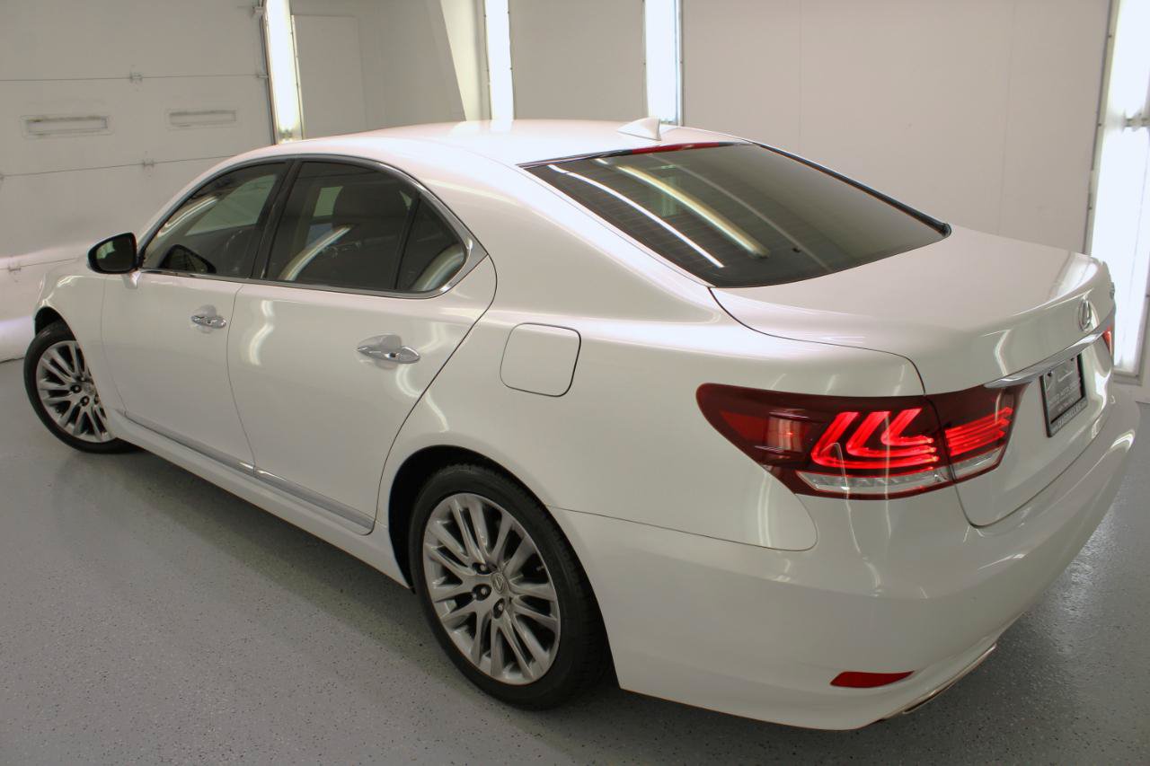 Used 2017 Lexus LS 460 w/ Comfort Package RWD image 31