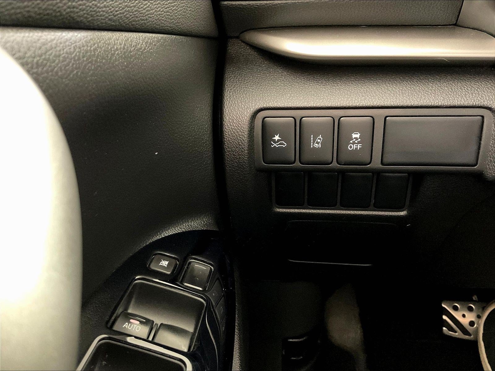 Used 2022 Mitsubishi Eclipse Cross LE AWD/4WD image 15