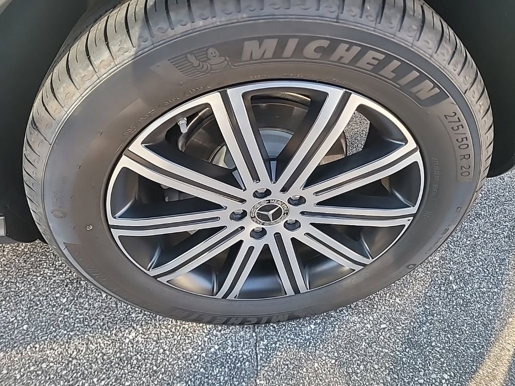 Used 2025 Mercedes-Benz GLE 350 4MATIC image 7