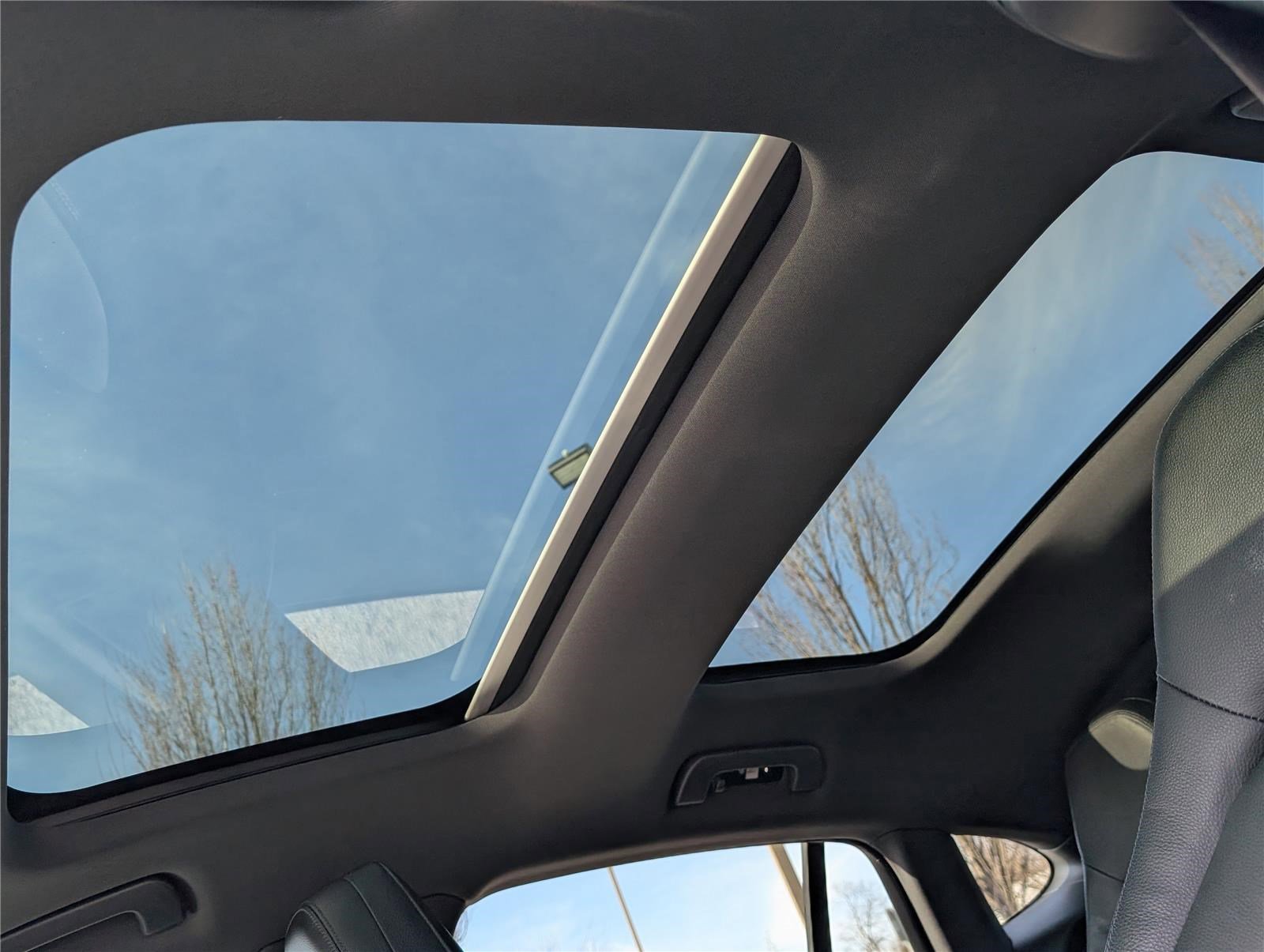 Used 2018 Porsche Panamera 4S image 19