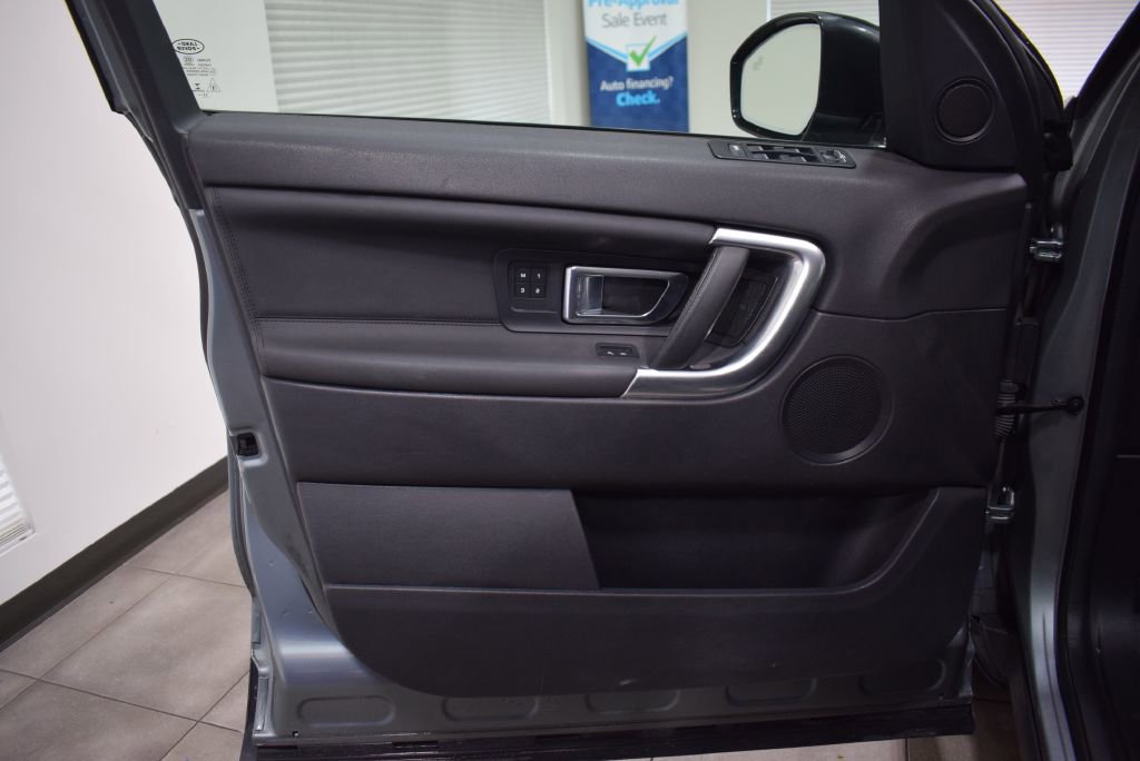 Used 2018 Land Rover Discovery Sport HSE image 7