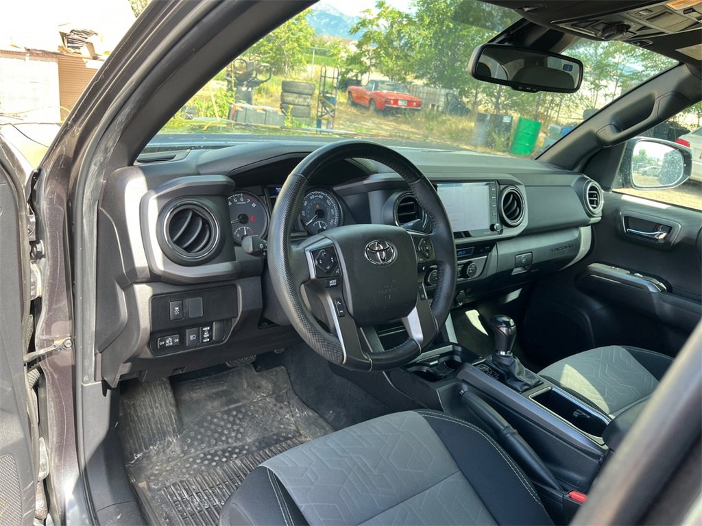 Used 2022 Toyota Tacoma TRD Off-Road image 19