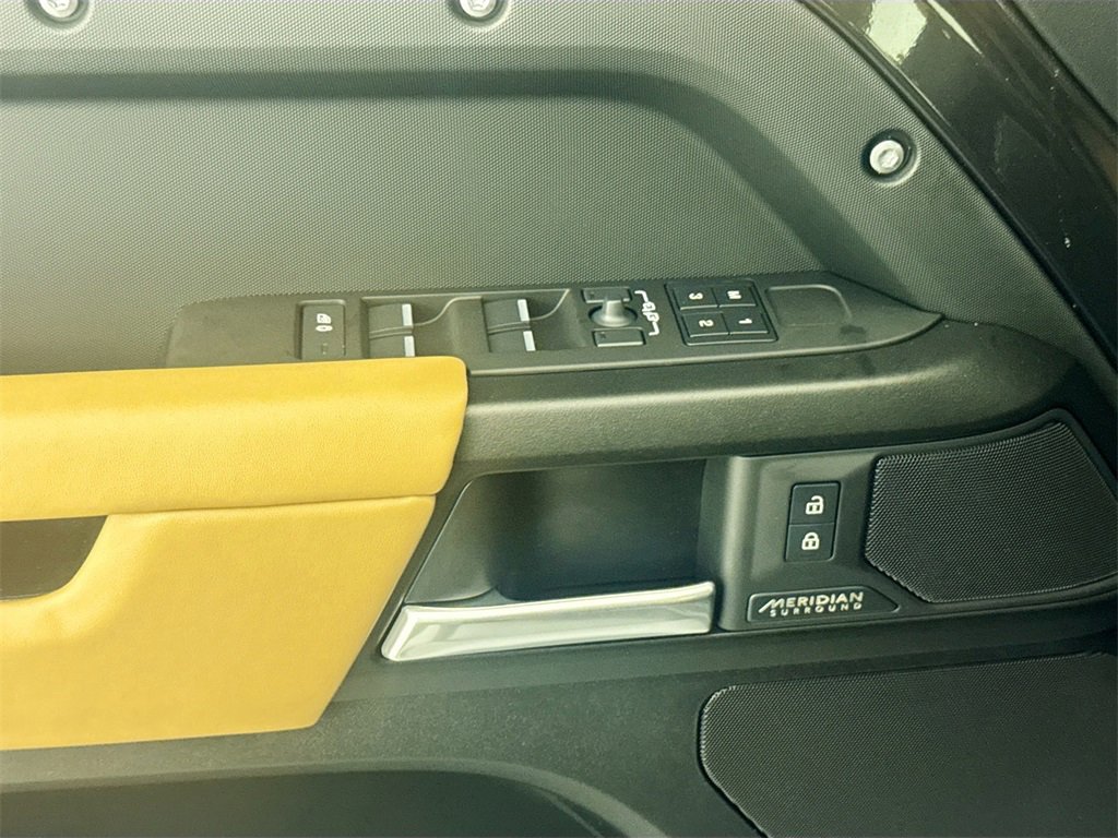New 2026 Land Rover Defender 110 V8 image 17