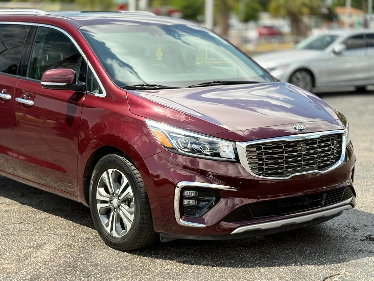 Used 2020 Kia Sedona SX image 11