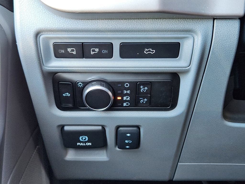 Used 2023 Ford F150 Lightning XLT AWD/4WD image 31