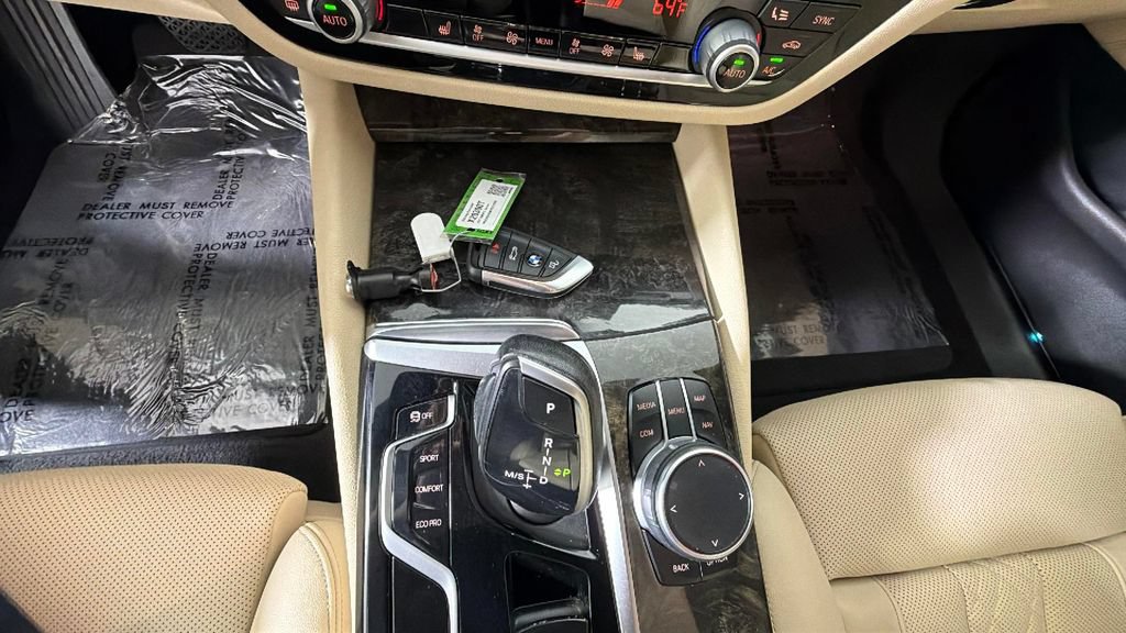 Used 2021 BMW 530i w/ Convenience Package RWD image 21