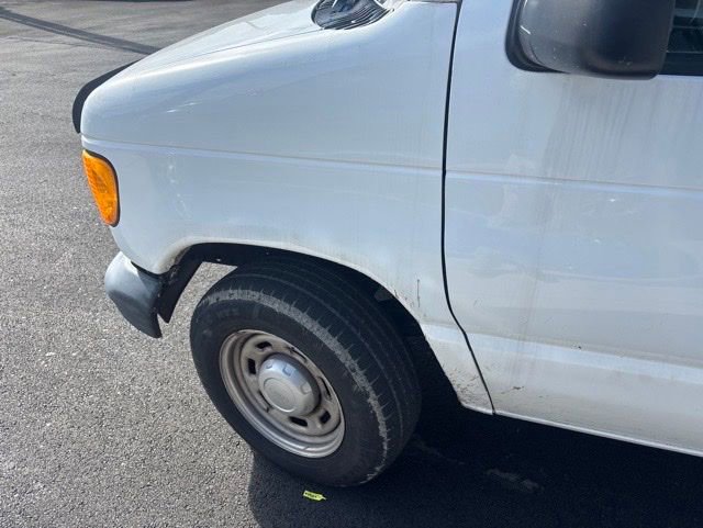 Used 2006 Ford E-150 and Econoline 150 RWD image 13