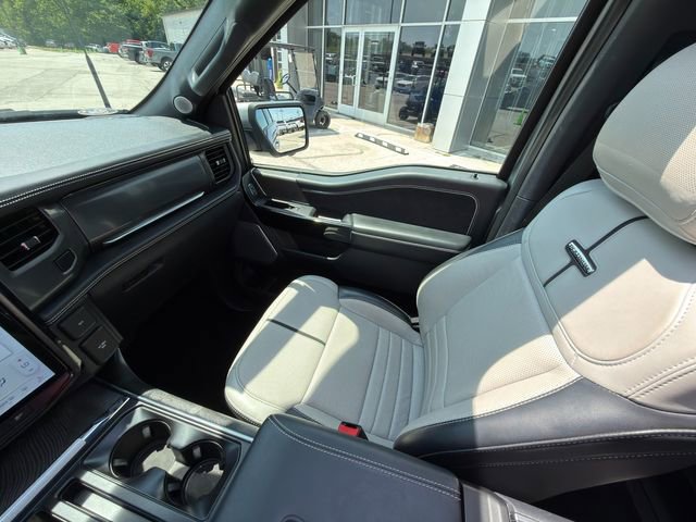 Used 2022 Ford F150 Lightning Platinum AWD/4WD image 28