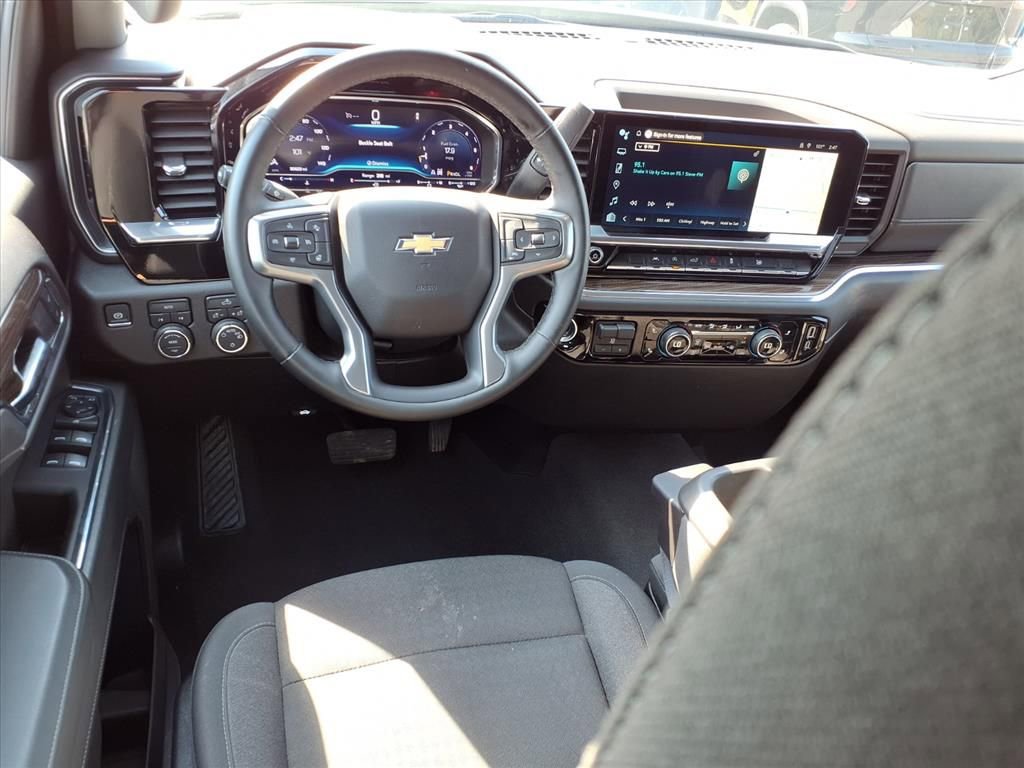 Used 2025 Chevrolet Silverado 1500 LT image 12