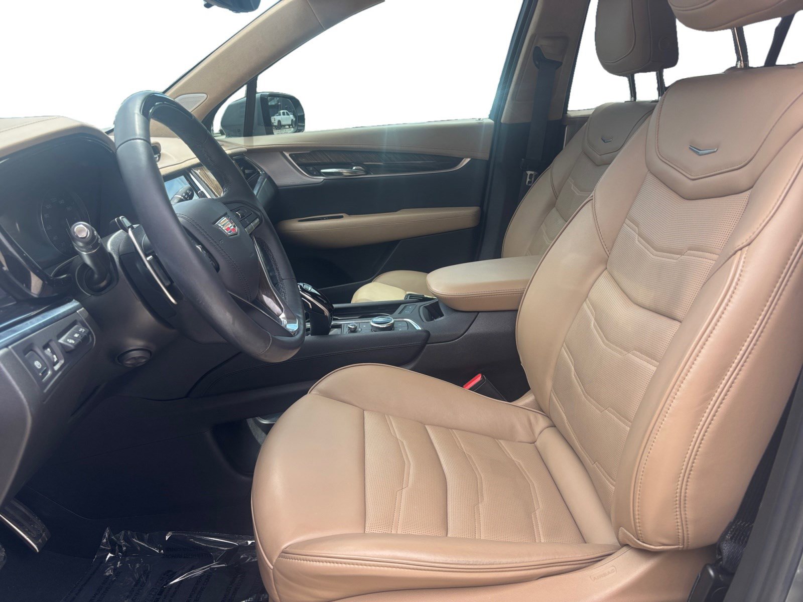 Used 2023 Cadillac XT6 Sport w/ Platinum Package AWD/4WD image 9