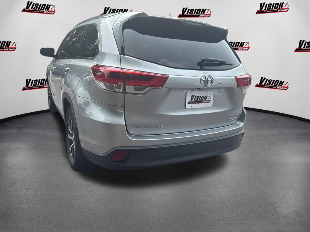Used 2019 Toyota Highlander XLE AWD/4WD image 7