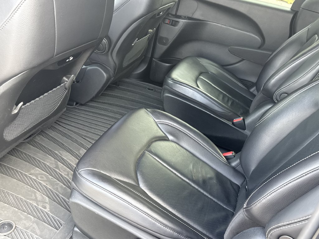 Used 2022 Chrysler Pacifica Touring-L w/ S Appearance Package FWD image 28