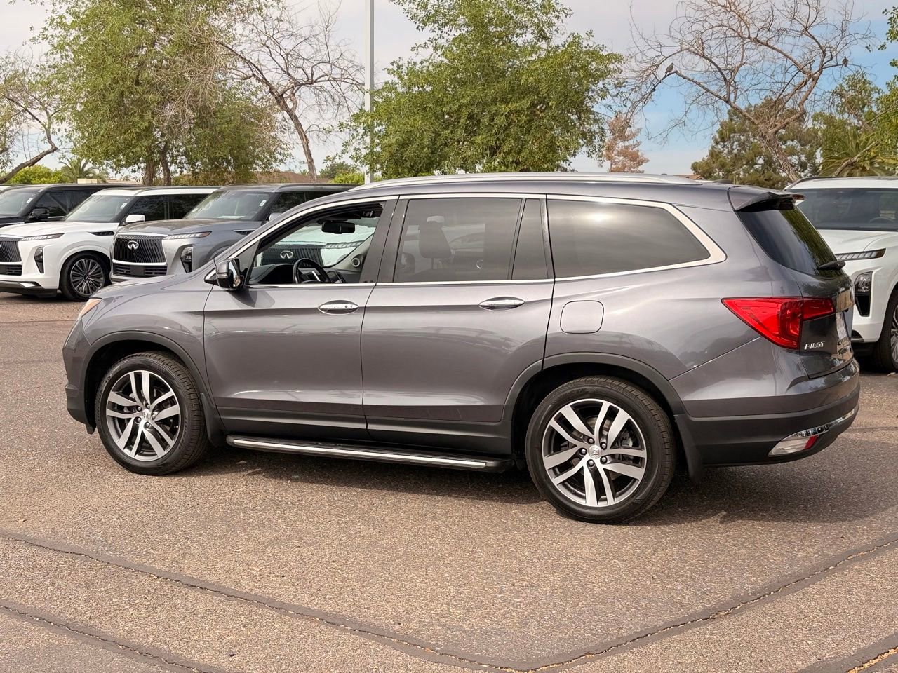 Used 2017 Honda Pilot Touring image 4