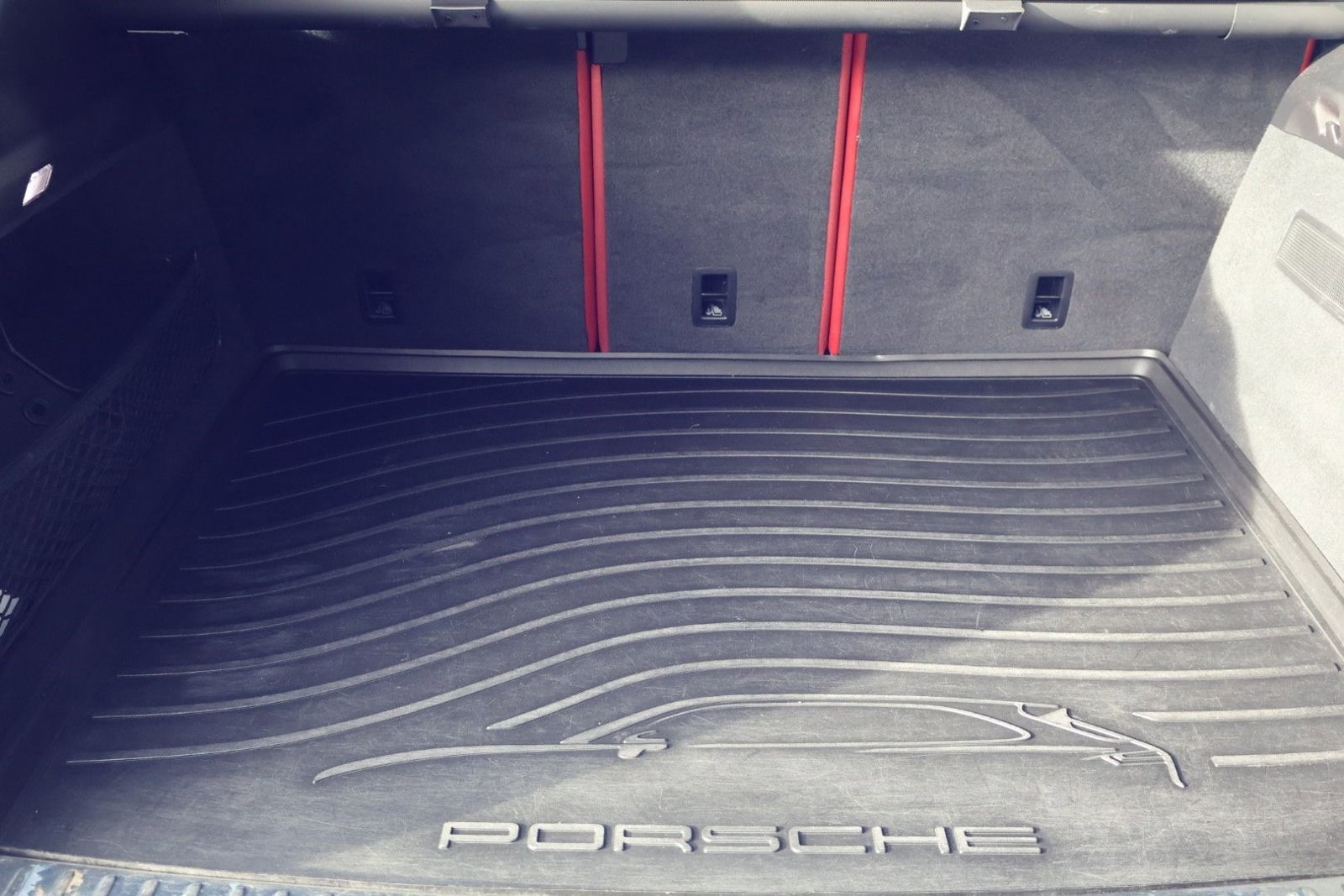 Certified 2023 Porsche Cayenne Platinum Edition image 22