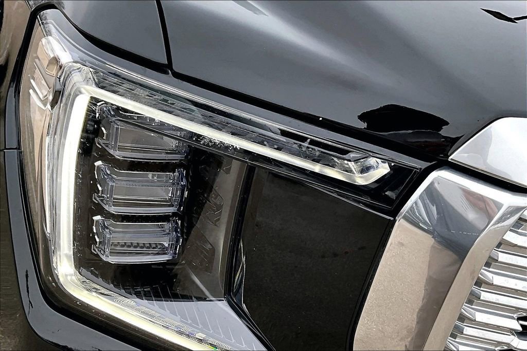 Used 2023 GMC Yukon Denali image 30
