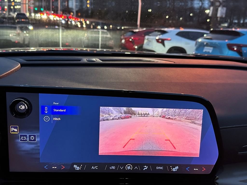 New 2026 Chevrolet Traverse LT image 16