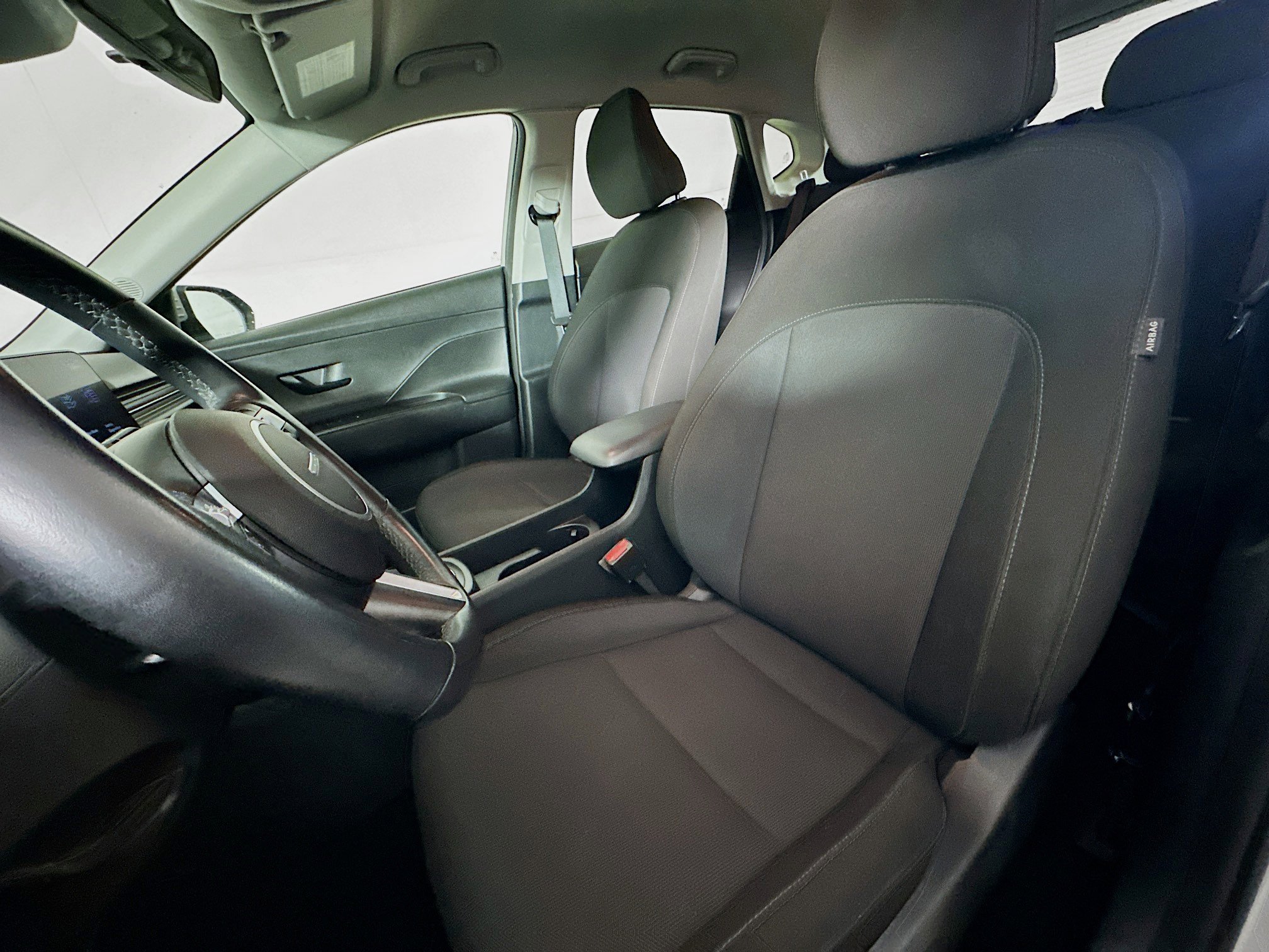 Used 2025 Hyundai Kona SEL image 13