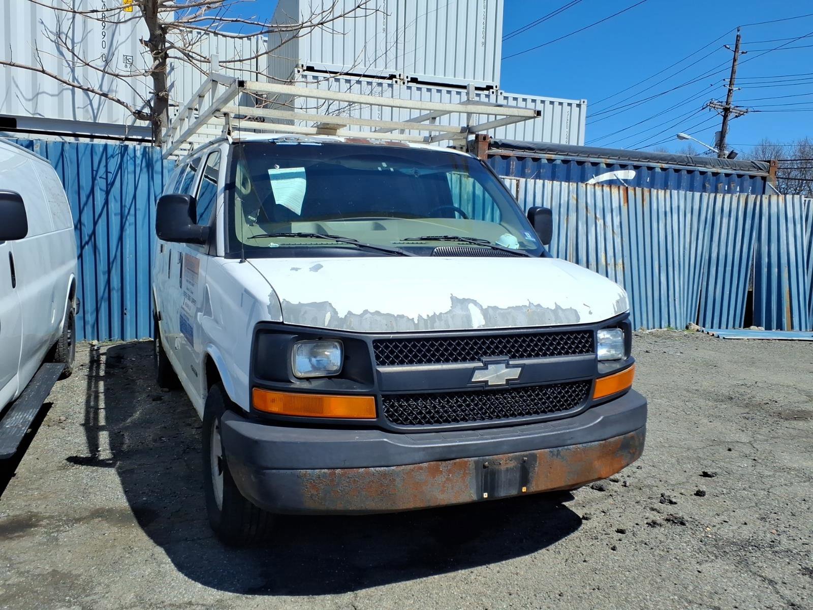 Used 2005 Chevrolet Express 2500 image 1