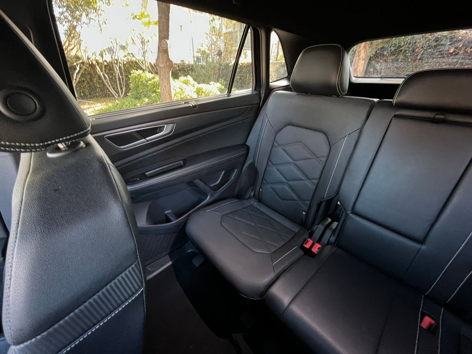 Used 2025 Volkswagen Atlas Cross Sport SE image 40