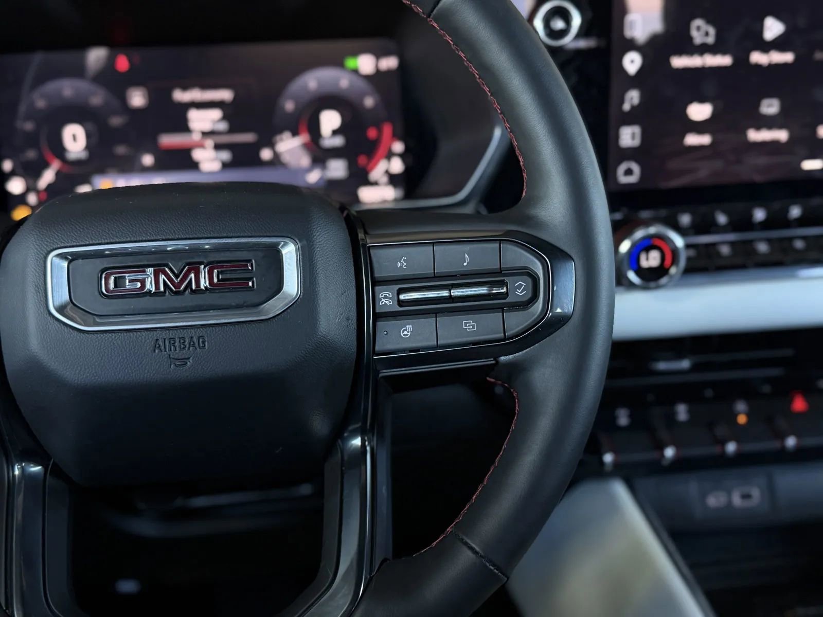 Used 2025 GMC Canyon AT4 w/ AT4X Package image 25