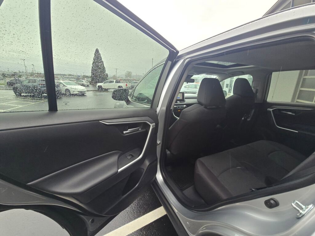 Used 2024 Toyota RAV4 XLE w/ Convenience Package image 13