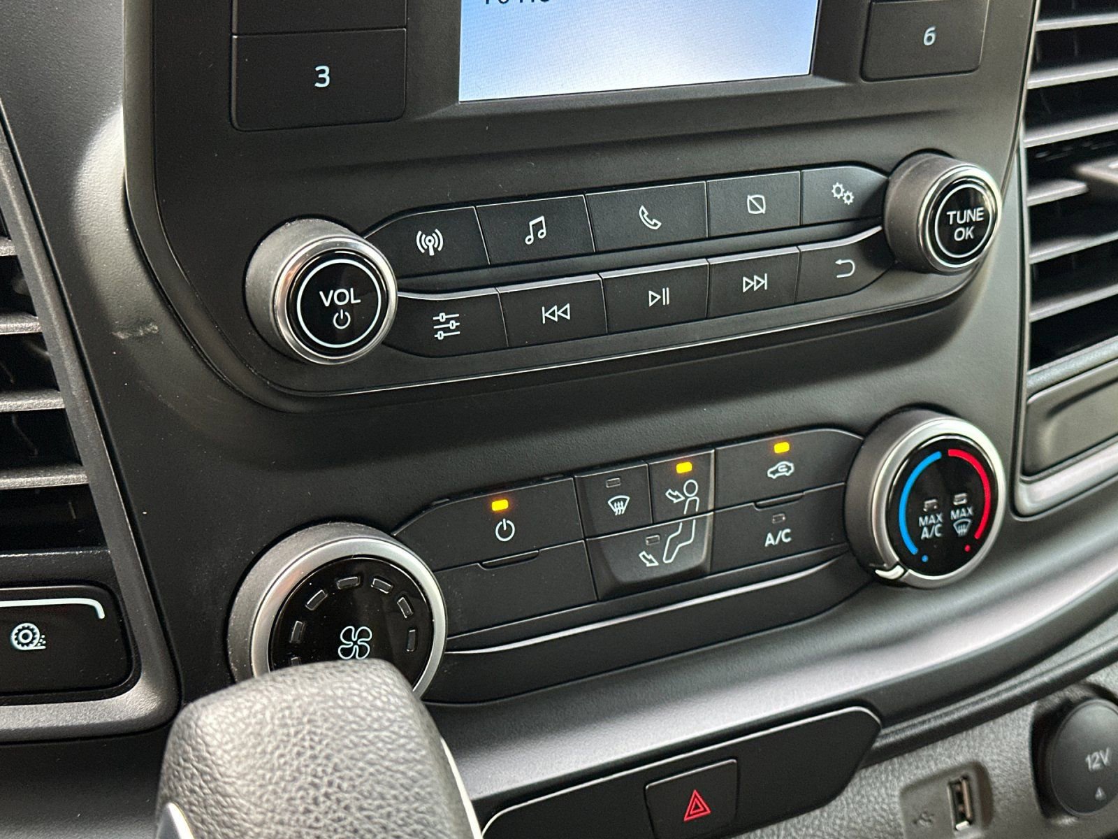 Used 2024 Ford Transit 250 148 Medium Roof w/ Load Area Protection Package image 20