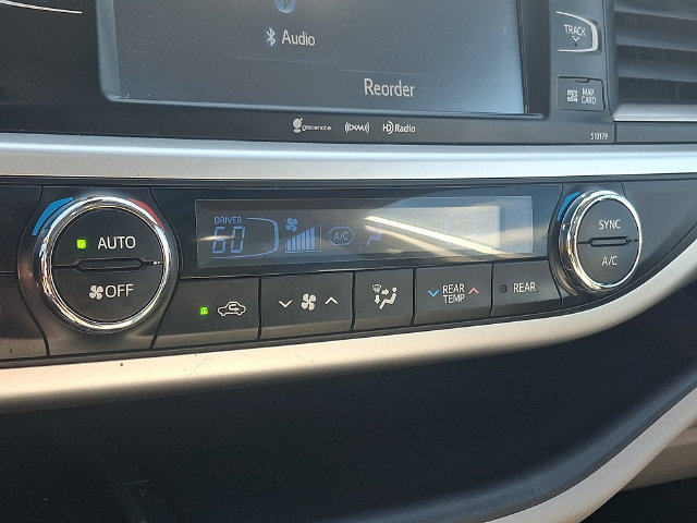Used 2018 Toyota Highlander XLE w/ Protection Package #3 AWD/4WD image 16