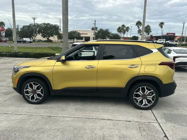 Certified 2023 Kia Seltos SX w/ SX Sunroof Package AWD/4WD image 11