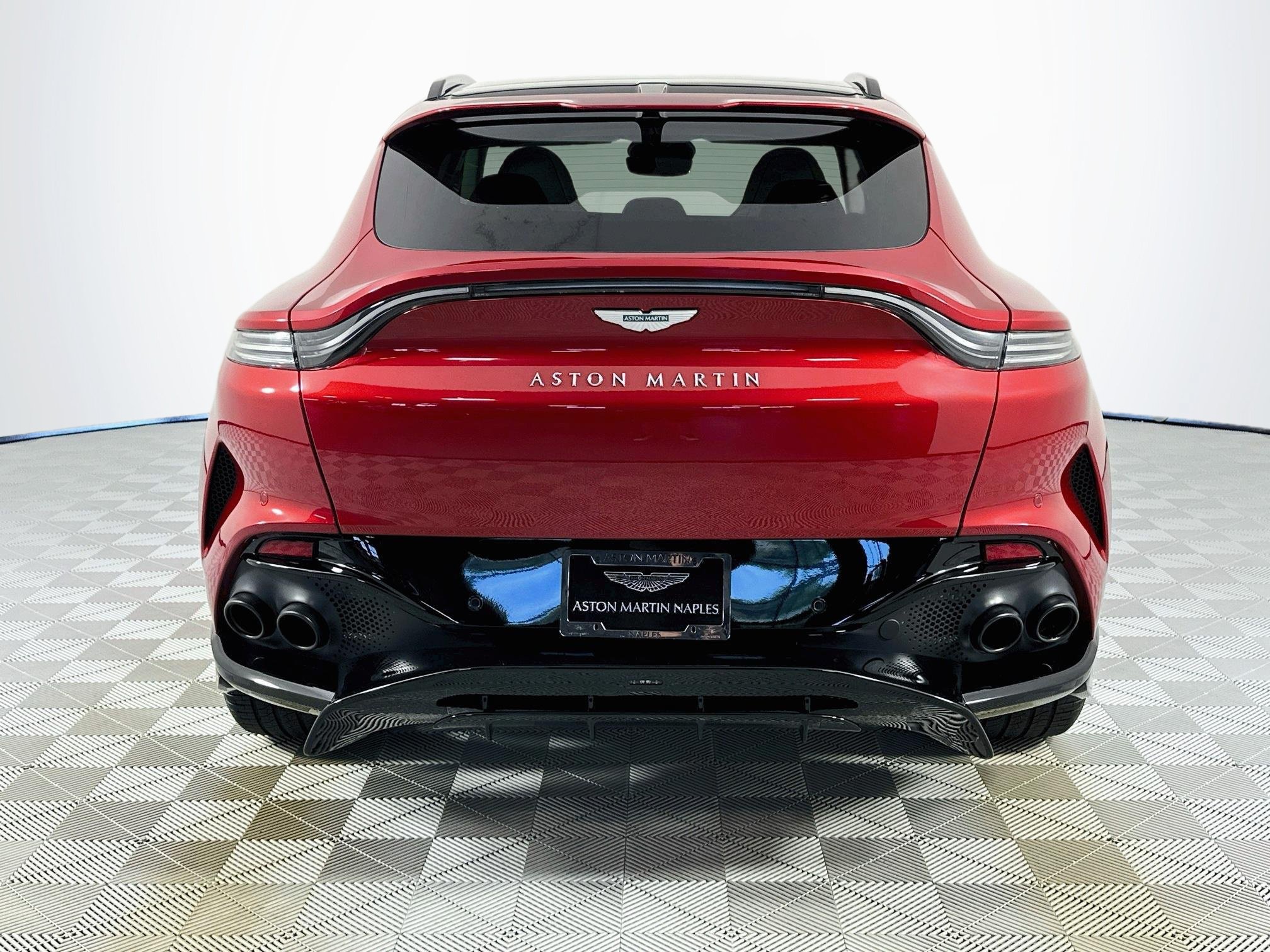 Used 2025 Aston Martin DBX 707 AWD/4WD image 16