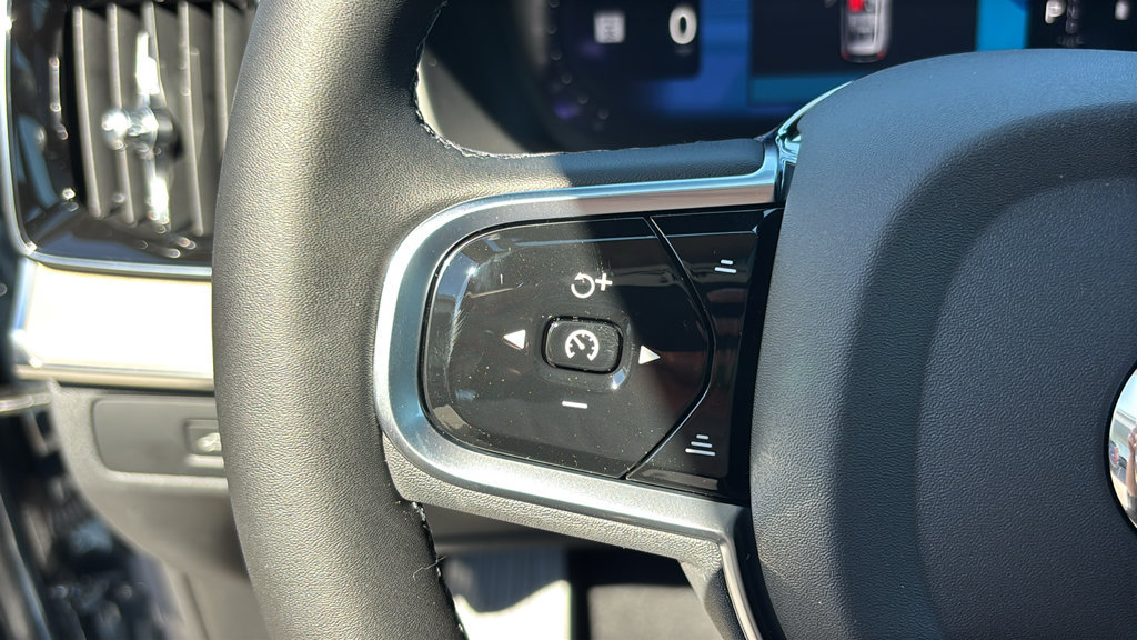 New 2027 Volvo XC90 B6 Plus AWD/4WD image 18