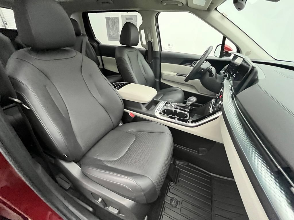 Used 2024 Kia Carnival SX Prestige FWD image 35