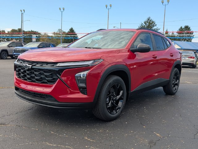 New 2026 Chevrolet Trax LT w/ Driver Confidence Package FWD image 3