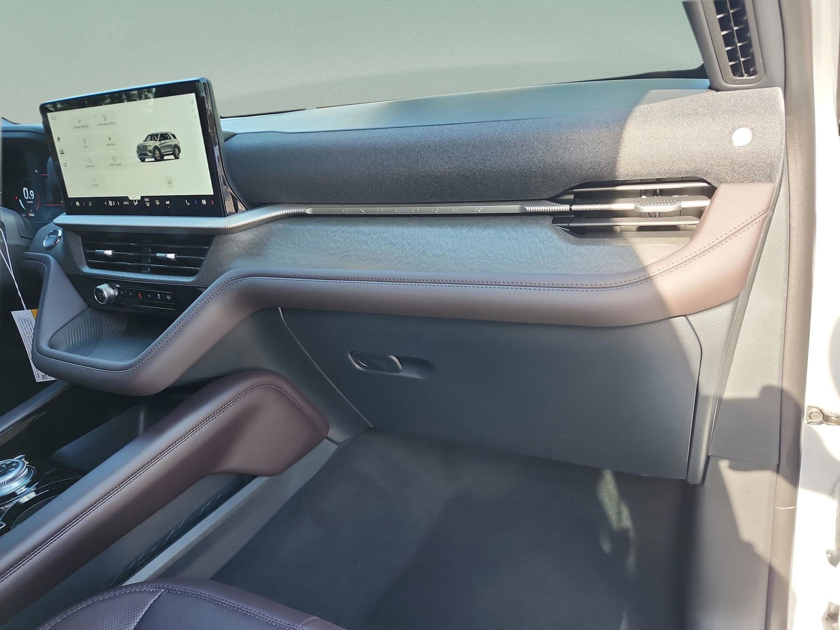 New 2026 Ford Explorer Platinum image 19