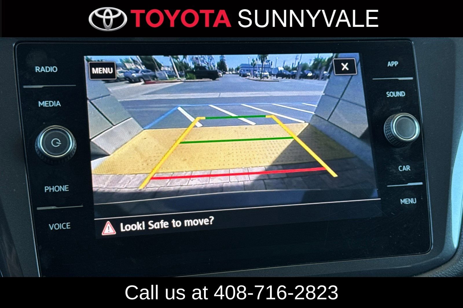 Used 2020 Volkswagen Tiguan SE w/ Panoramic Sunroof Package FWD image 24