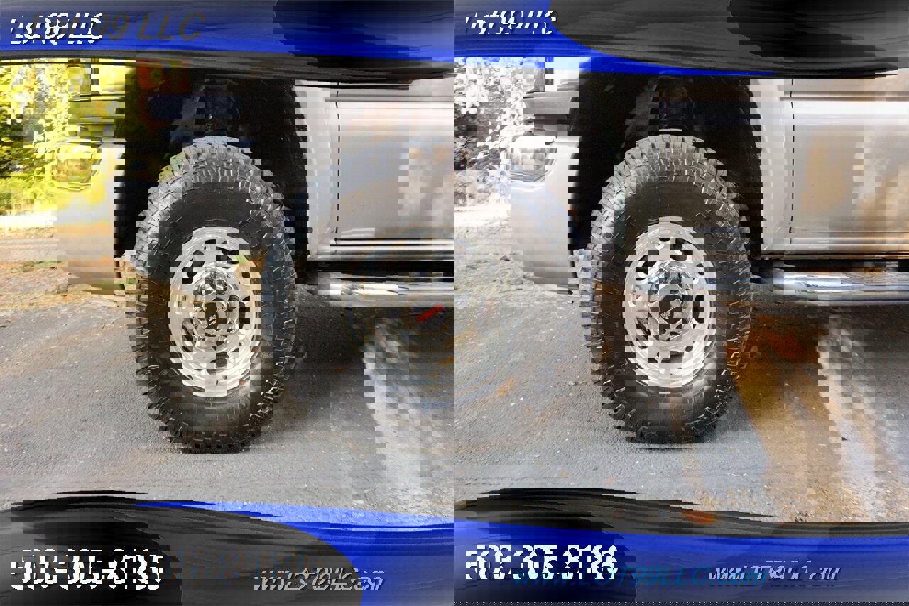 Used 2005 GMC Sierra 3500 SLT w/ Heavy-Duty Power Package image 3