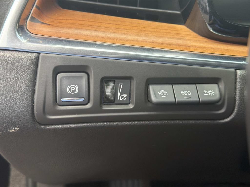 Used 2019 Cadillac XT5 Platinum AWD/4WD image 21
