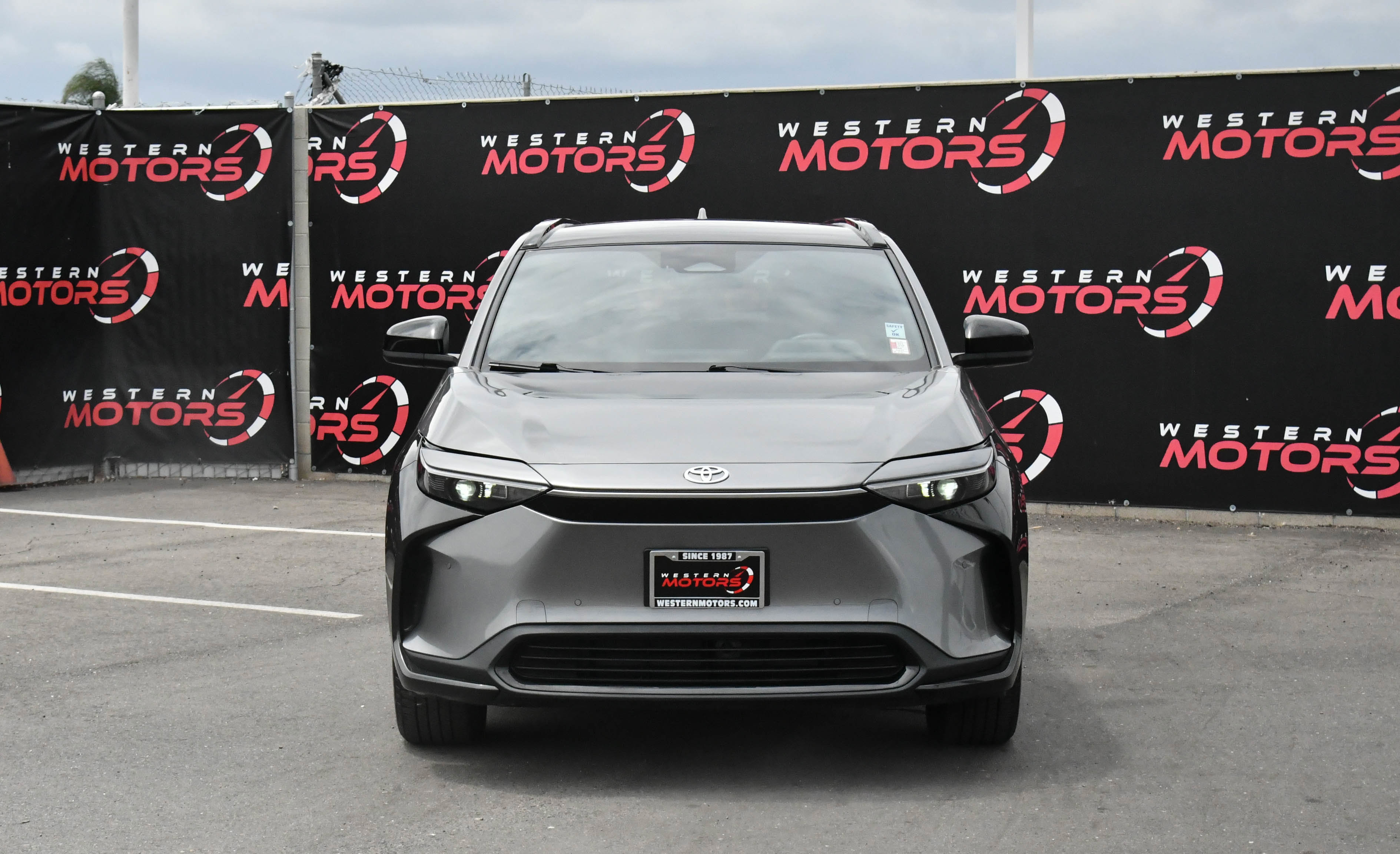 Used 2023 Toyota bZ4X FWD image 2