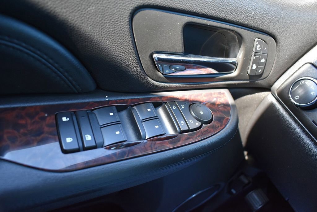 Used 2008 GMC Yukon Denali image 27